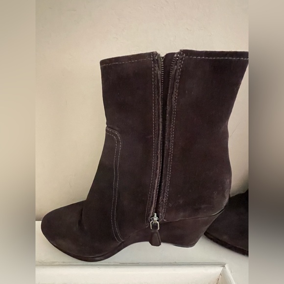 Prada dark brown suede bootie with platform bottom size 36.5 - Authenticated - Picture 4 of 12
